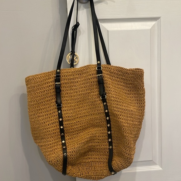 Like new! Michael Kors raffia handbag - Picture 9 of 11